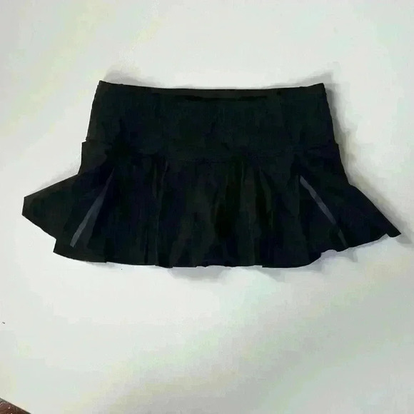 lululemon athletica Dresses & Skirts - Lululemon Tennis Skirt Black Tiered Size short shorts 10